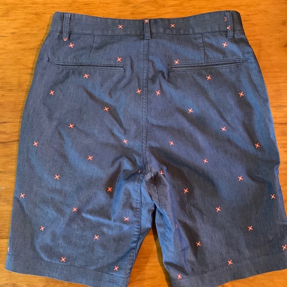 Nike golf shorts - Picture 2 of 4